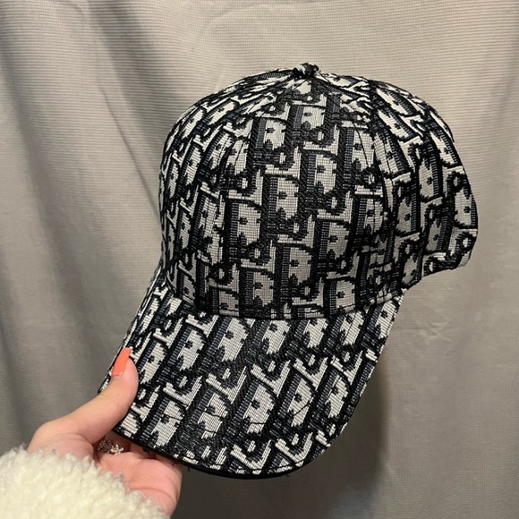 Dior Accessories - Dior • Cap